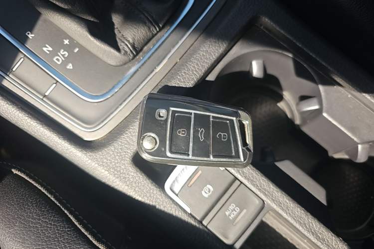 Used Volkswagen Golf 2016 230TSI Automatic Luxury Version Vehicle Key