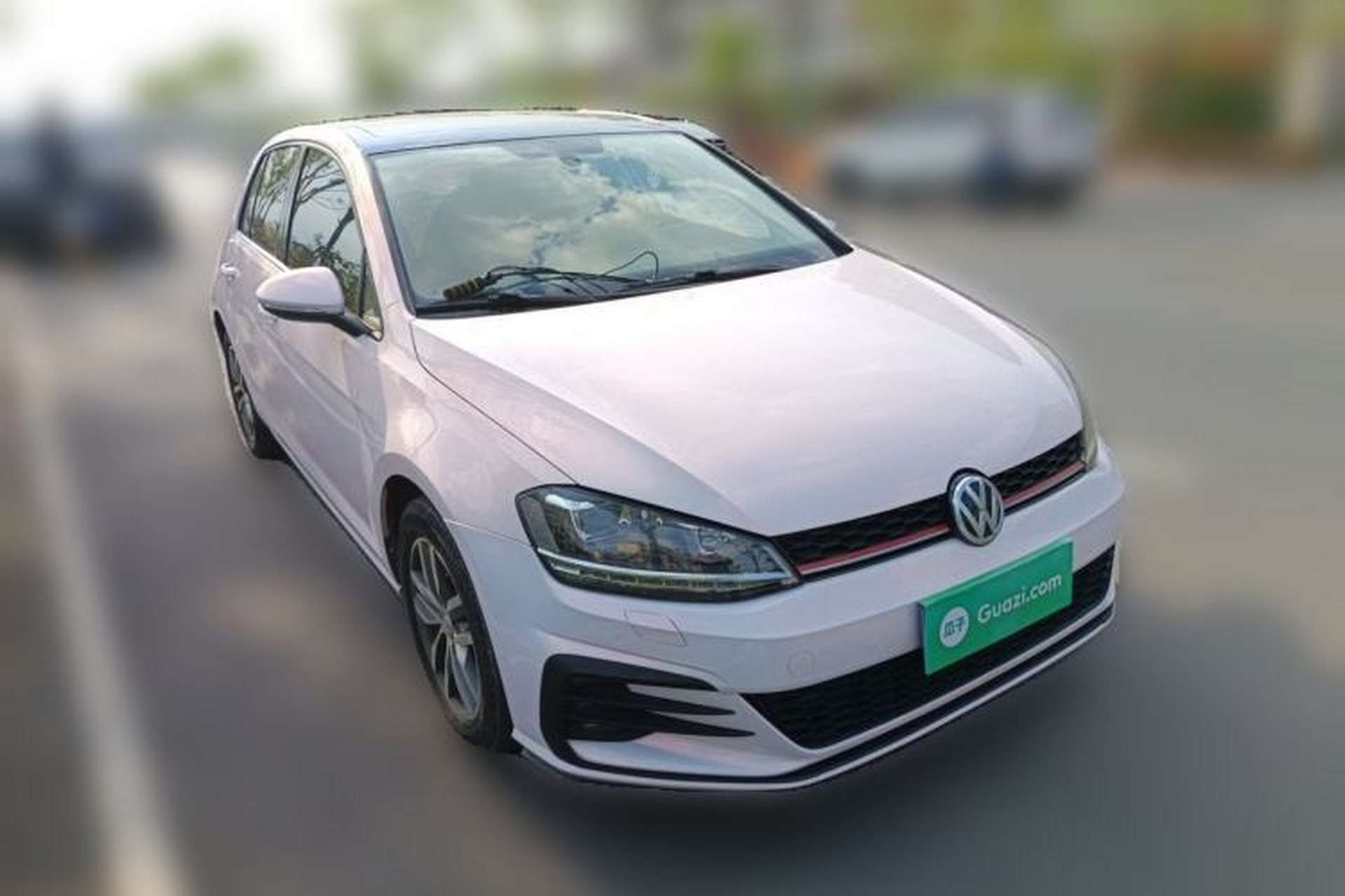 Used Volkswagen Golf 2016 230TSI Automatic Luxury Version Front Right 45 Deg