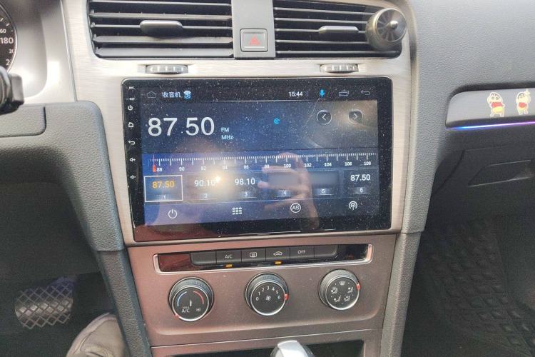 Used Volkswagen Golf 2016 1.6L Automatic Fashion Model Audio And AC Panel