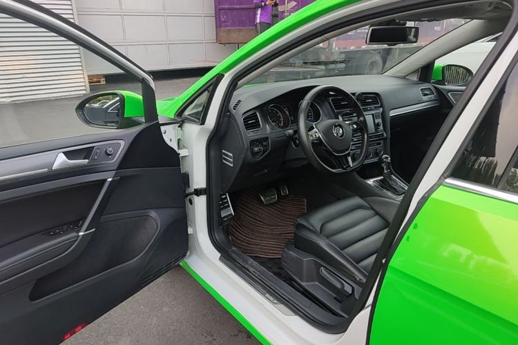 Used Volkswagen Golf 2016 230TSI Automatic Luxury Version Driver Seat
