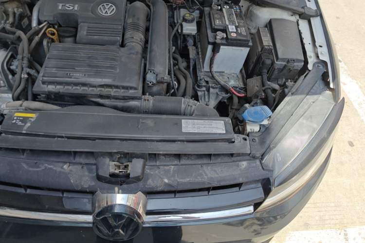 Used Volkswagen Golf 2016 230TSI Automatic Comfort Version Engine Bay Left