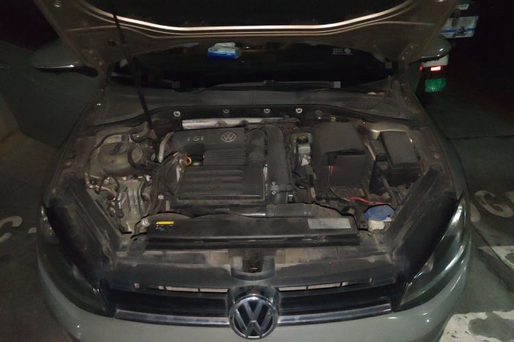 Used Volkswagen Golf 2016 230TSI Automatic Luxury Version Engine Bay