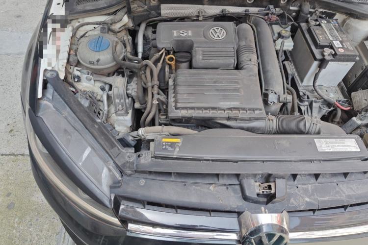 Used Volkswagen Golf 2016 230TSI Automatic Comfort Version Engine Bay Right