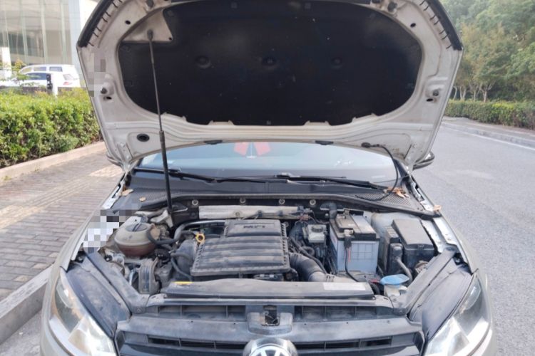 Used Volkswagen Golf 2016 1.6L Automatic Fashion Model Engine Bay