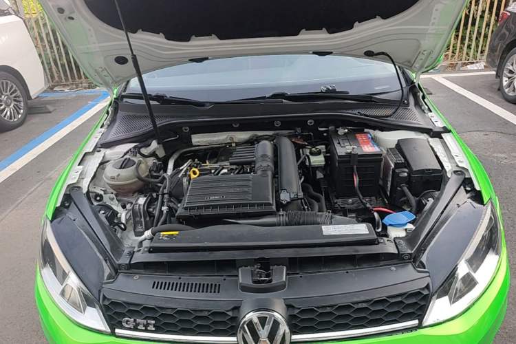 Used Volkswagen Golf 2016 230TSI Automatic Luxury Version Engine Bay