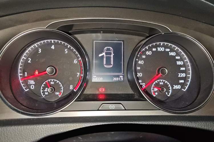 Used Volkswagen Golf 2016 230TSI Automatic Luxury Version Instrument Cluster
