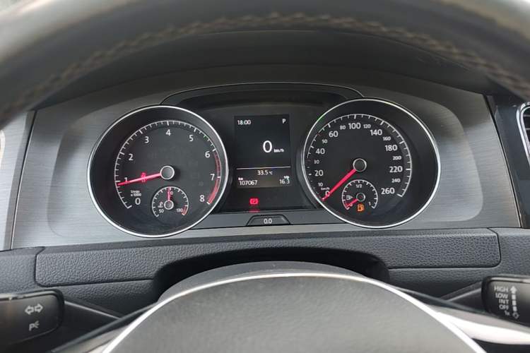 Used Volkswagen Golf 2016 230TSI Automatic Luxury Version Instrument Cluster
