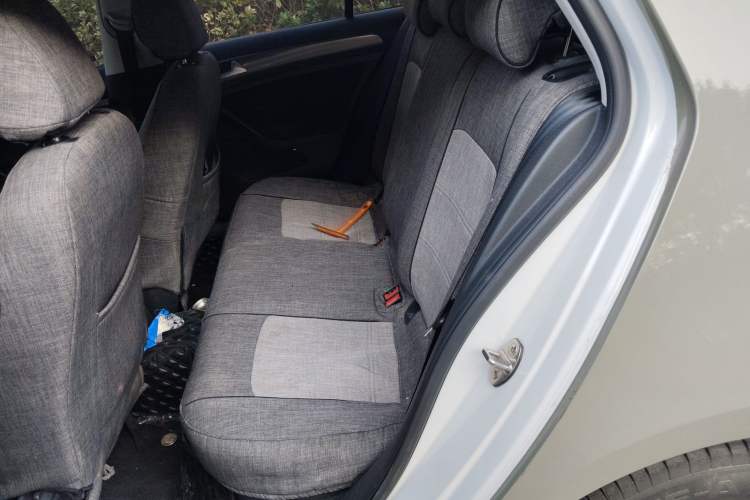 Used Volkswagen Golf 2016 1.6L Automatic Fashion Model Interior 4