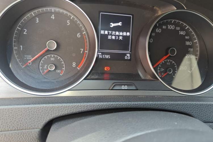 Used Volkswagen Golf 2016 230TSI Automatic Comfort Version Odometer Close Up