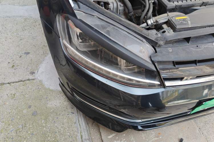 Used Volkswagen Golf 2016 230TSI Automatic Comfort Version Right Front Headlight