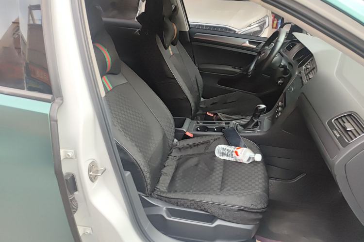 Used Volkswagen Golf 2016 1.6L Automatic Fashion Model Right Front Seat