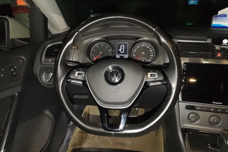 Used Volkswagen Golf 2016 230TSI Automatic Luxury Version Steering Wheel