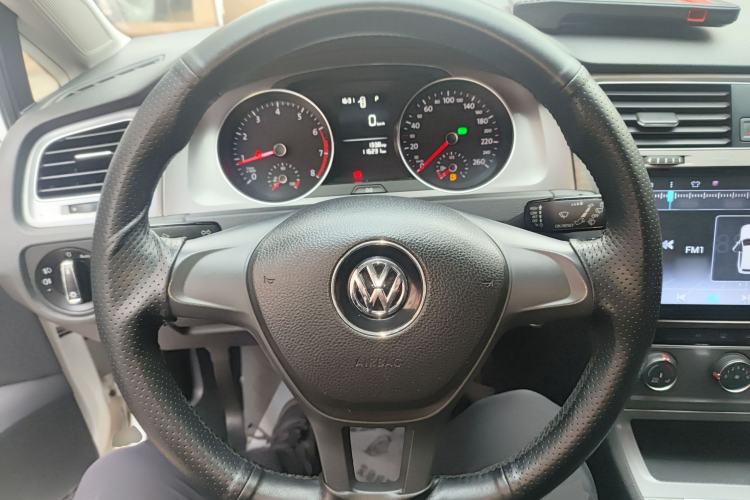Used Volkswagen Golf 2016 1.6L Automatic Fashion Model Steering Wheel
