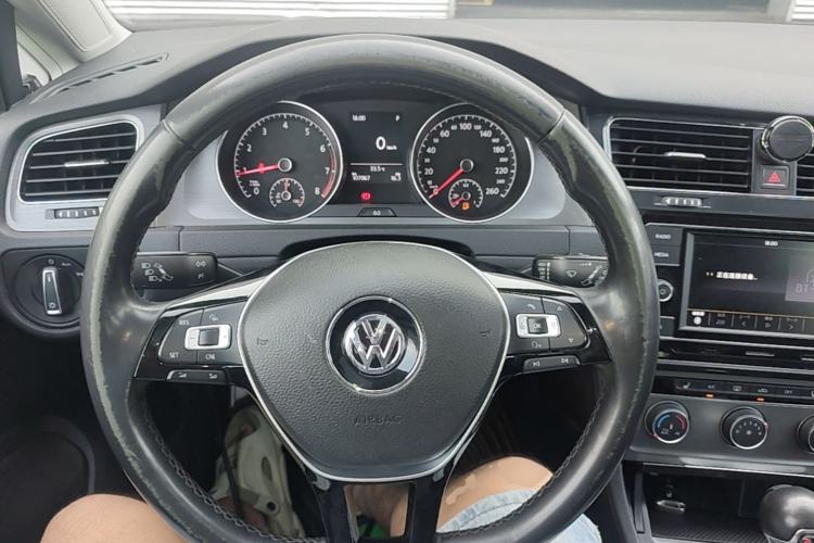 Used Volkswagen Golf 2016 230TSI Automatic Luxury Version Steering Wheel