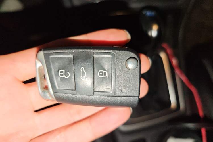 Used Volkswagen Golf 2016 230TSI Automatic Luxury Version Vehicle Key
