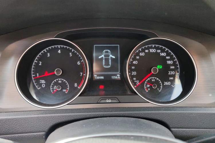 Used Volkswagen Golf 2016 230TSI Automatic Comfort Version Instrument Cluster