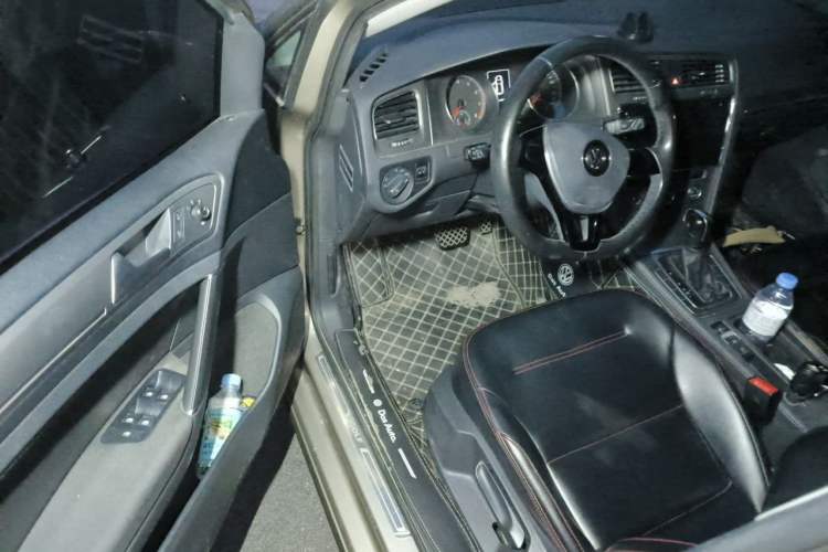 Used Volkswagen Golf 2016 1.6L Automatic Comfort Model Driver Seat