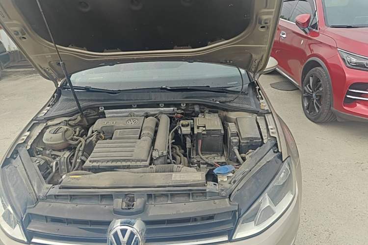 Used Volkswagen Golf 2016 230TSI Automatic Comfort Version Engine Bay Left