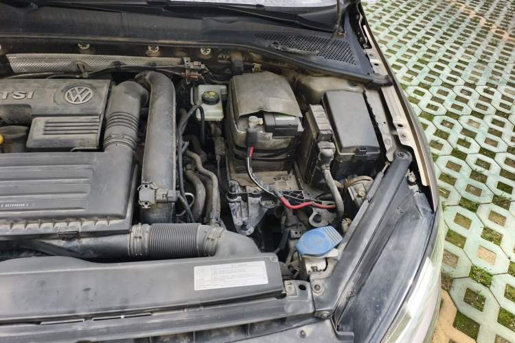 Used Volkswagen Golf 2016 230TSI Automatic Luxury Version Engine Bay Left