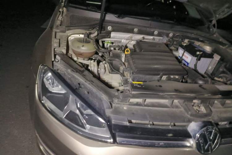 Used Volkswagen Golf 2016 1.6L Automatic Comfort Model Engine Bay Right