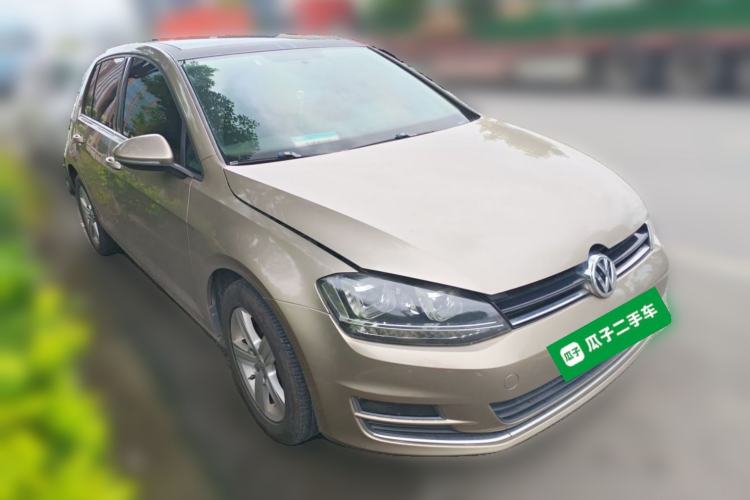 Used Volkswagen Golf 2016 1.4TSI Manual R-Line Front Right 45 Deg