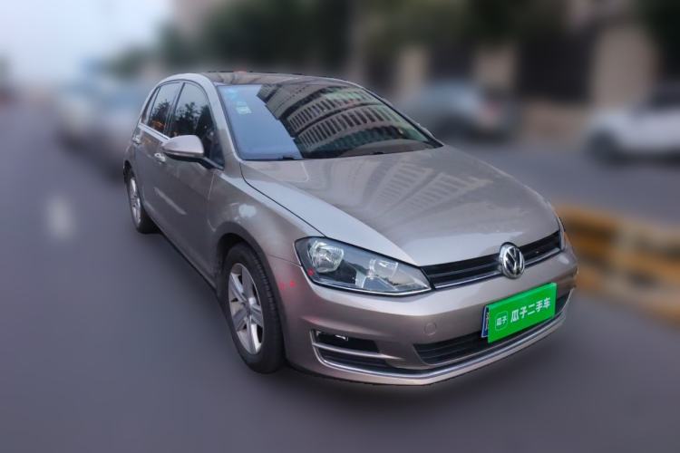 Used Volkswagen Golf 2016 1.6L Automatic Comfort Model Front Right 45 Deg