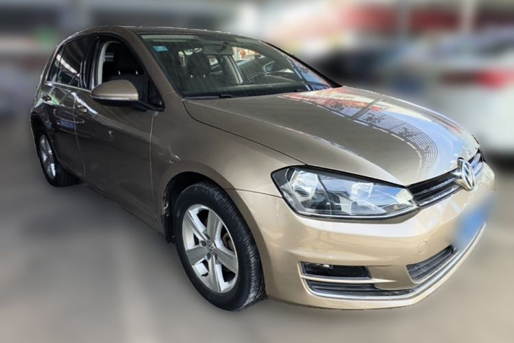 Used Volkswagen Golf 2016 230TSI Automatic Comfort Version Front Right 45 Deg