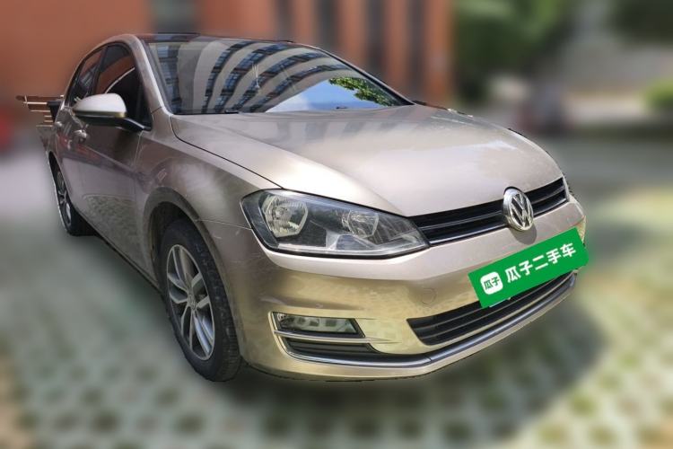 Used Volkswagen Golf 2016 230TSI Automatic Luxury Version Front Right 45 Deg