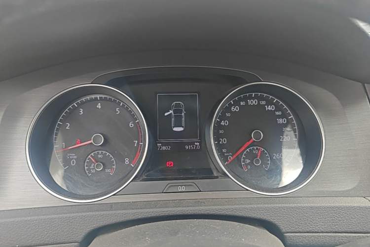 Used Volkswagen Golf 2016 230TSI Automatic Comfort Version Instrument Cluster