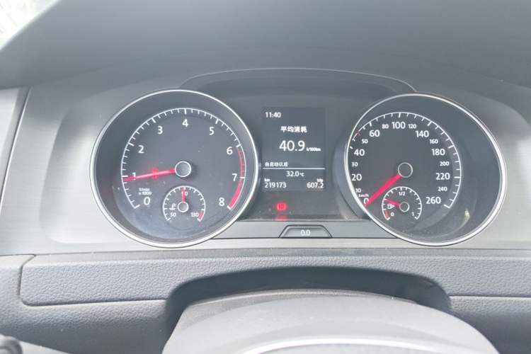 Used Volkswagen Golf 2016 1.4TSI Manual R-Line Instrument Cluster