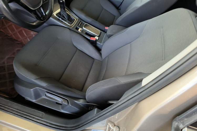 Used Volkswagen Golf 2016 230TSI Automatic Comfort Version Left Front Seat