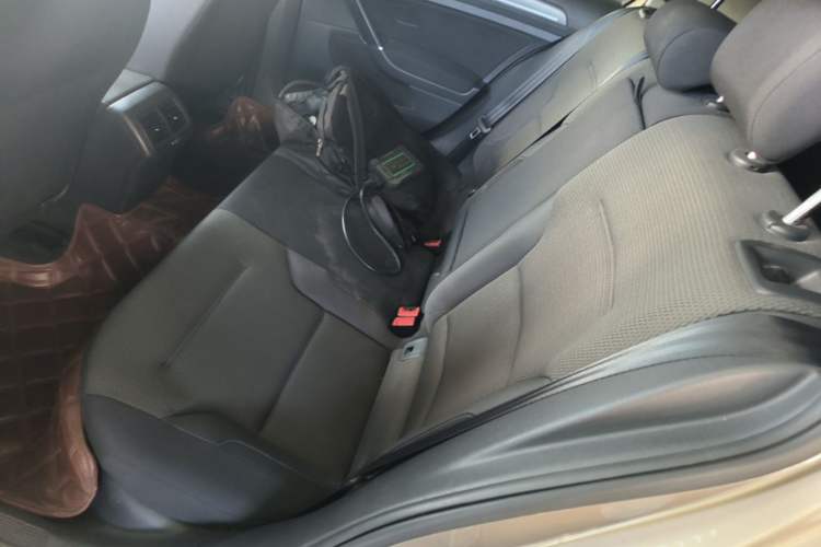 Used Volkswagen Golf 2016 230TSI Automatic Comfort Version Left Rear Seat