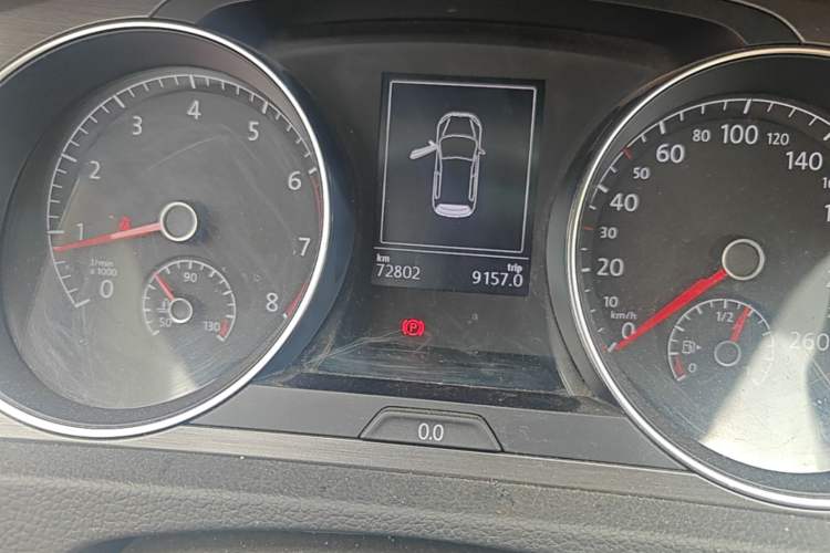 Used Volkswagen Golf 2016 230TSI Automatic Comfort Version Odometer Close Up