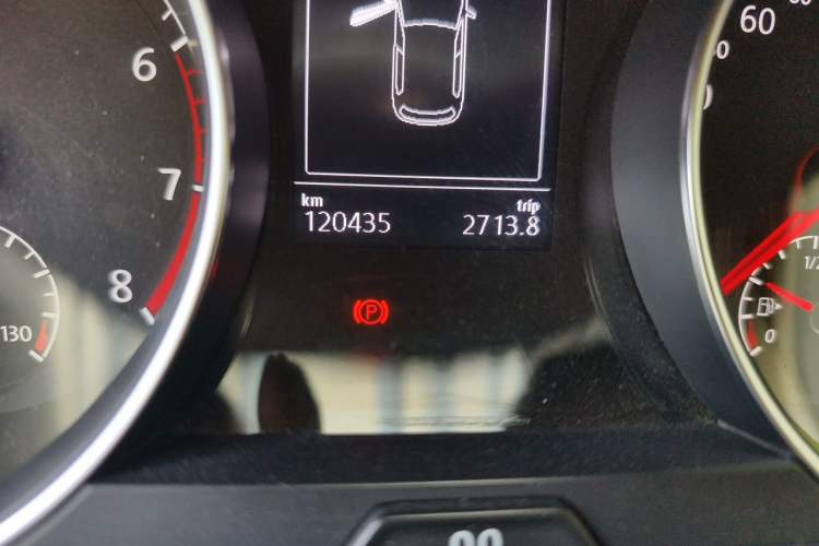 Used Volkswagen Golf 2016 230TSI Automatic Luxury Version Odometer Close Up