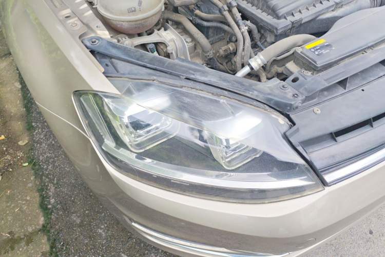 Used Volkswagen Golf 2016 1.4TSI Manual R-Line Right Front Headlight