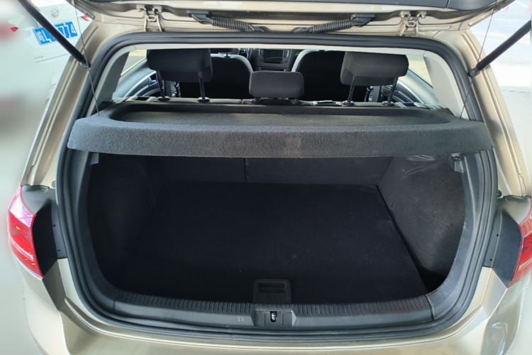 Used Volkswagen Golf 2016 230TSI Automatic Comfort Version Trunk