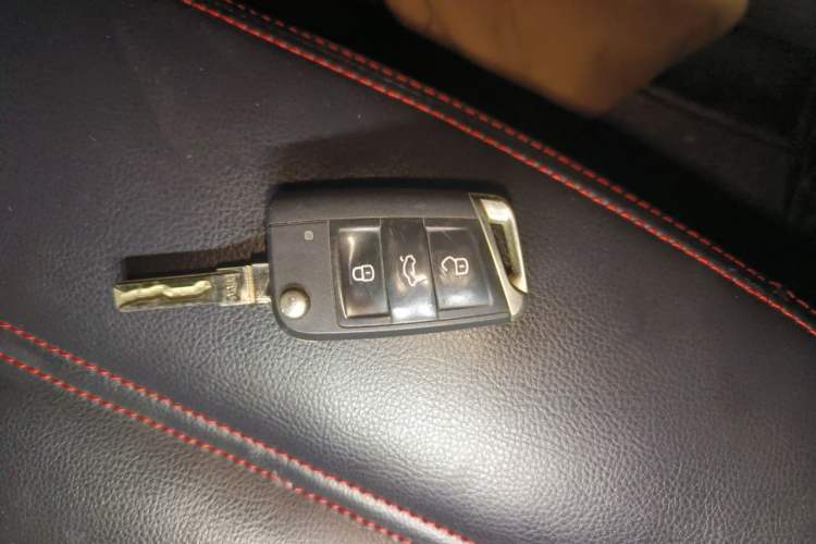 Used Volkswagen Golf 2016 1.6L Automatic Comfort Model Vehicle Key