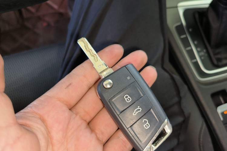 Used Volkswagen Golf 2016 230TSI Automatic Comfort Version Vehicle Key