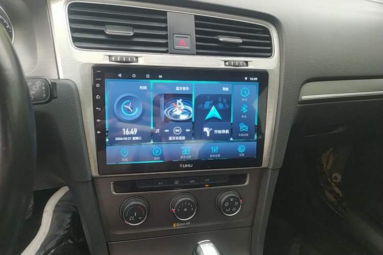 Used Volkswagen Golf 2016 230TSI Automatic Comfort Version Audio And AC Panel