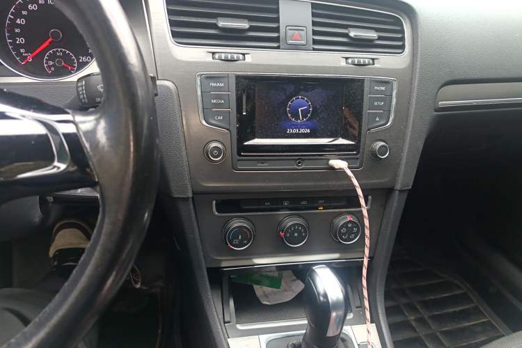 Used Volkswagen Golf 2016 230TSI Automatic Comfort Version Audio And AC Panel