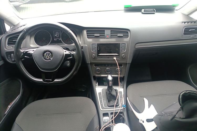 Used Volkswagen Golf 2016 230TSI Automatic Comfort Version Center Console