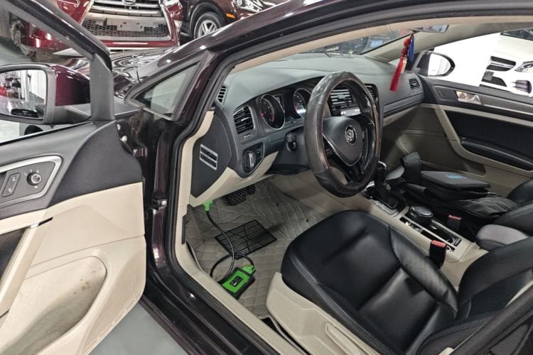 Used Volkswagen Golf 2016 1.6L Automatic Comfort Model Driver Seat
