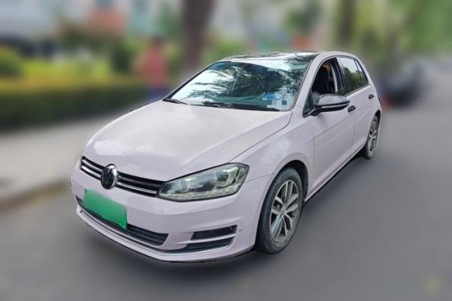 Ojetý Volkswagen Golf 2016 230TSI Automatic Luxury Version