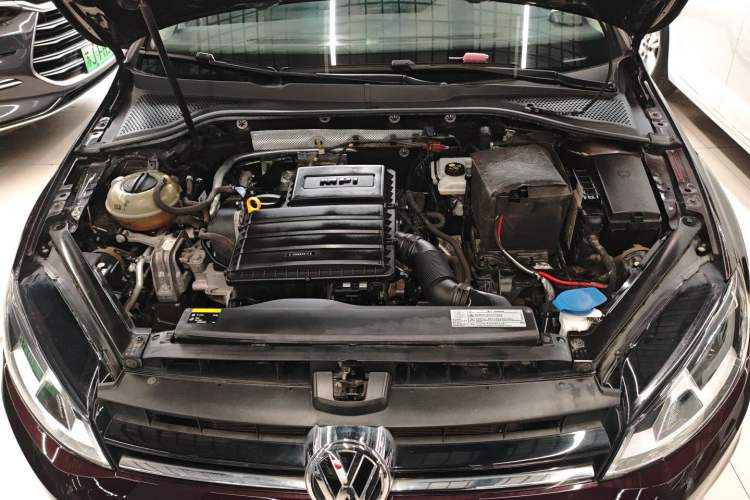 Used Volkswagen Golf 2016 1.6L Automatic Comfort Model Engine Bay