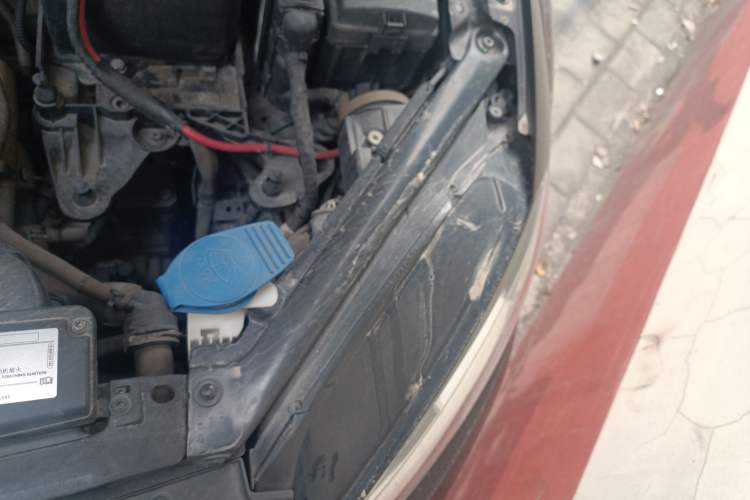 Used Volkswagen Golf 2016 1.6L Automatic Comfort Model Engine Bay Left