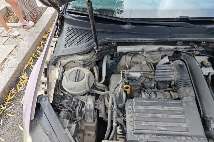 Used Volkswagen Golf 2016 230TSI Automatic Luxury Version Engine Bay Right