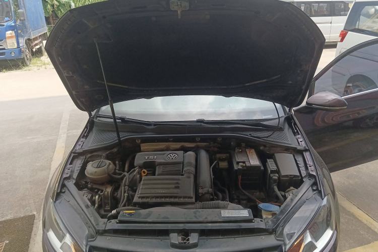 Used Volkswagen Golf 2016 230TSI Automatic Comfort Version Engine Bay