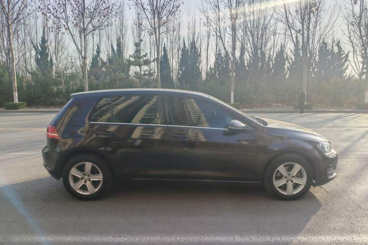 Used Volkswagen Golf 2016 230TSI Automatic Comfort Version Exterior 3