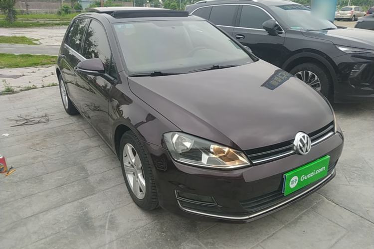 Used Volkswagen Golf 2016 230TSI Automatic Comfort Version Front Right 45 Deg