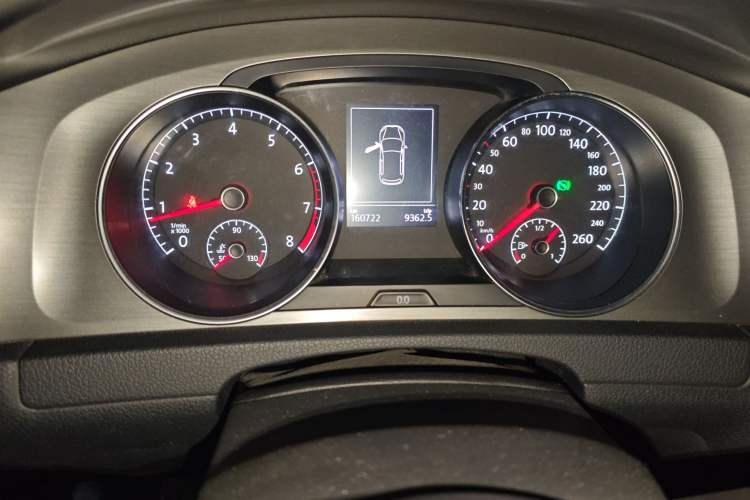 Used Volkswagen Golf 2016 230TSI Automatic Comfort Version Instrument Cluster